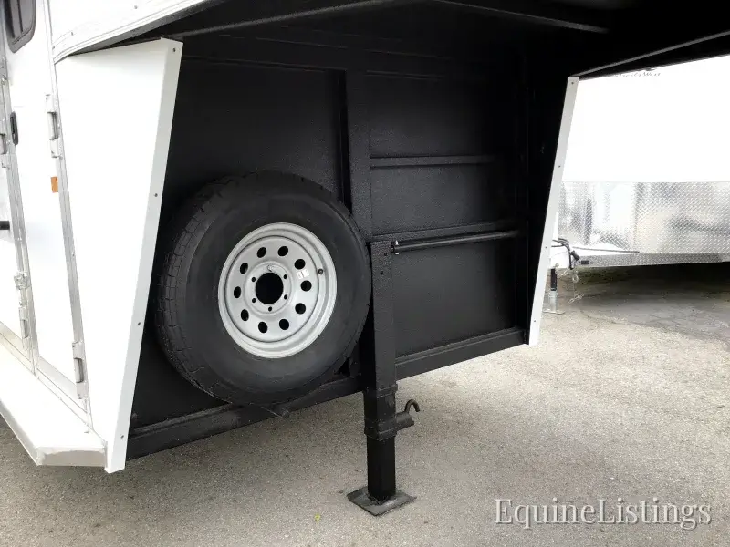 2027 Logan Coach Gooseneck Horse Trailers - Photo 6
