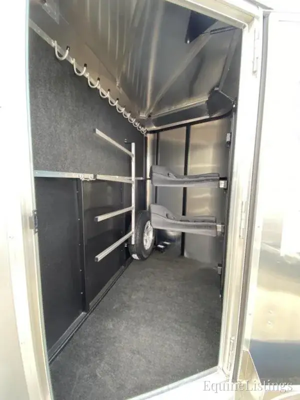 2027 Logan Coach Horse Trailers - Photo 2