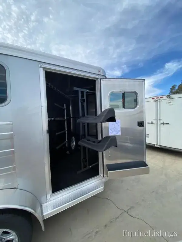 2027 Logan Coach Horse Trailers - Photo 4