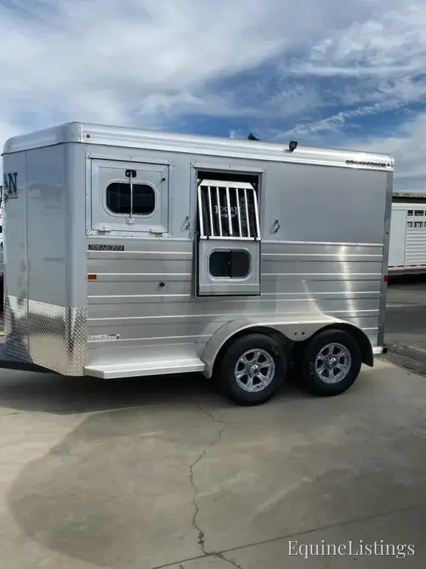 2027 Logan Coach Horse Trailers