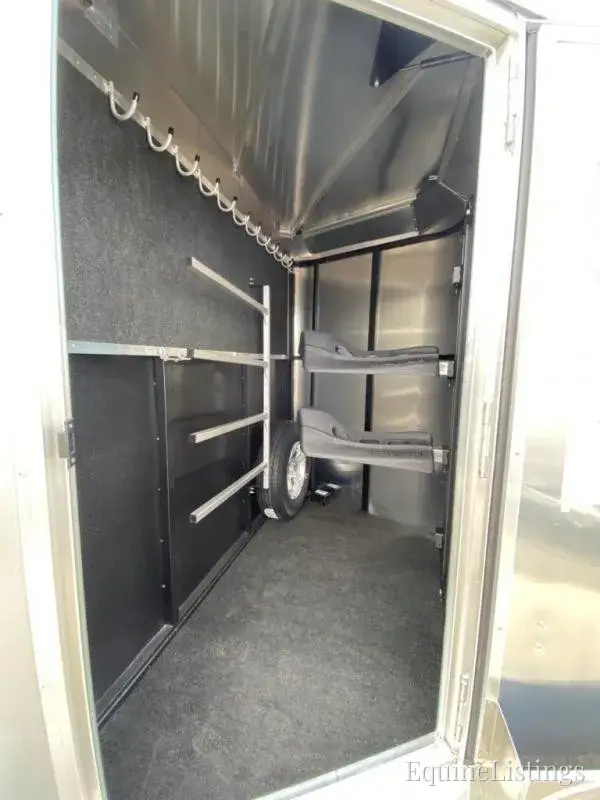 2027 Logan Coach Horse Trailers - Photo 2