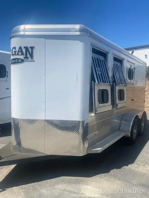 2027 Logan Coach Horse Trailers