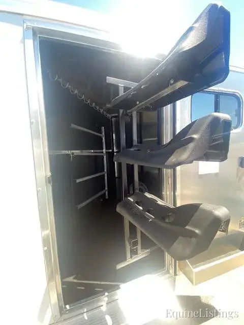 2027 Logan Coach Horse Trailers - Photo 3