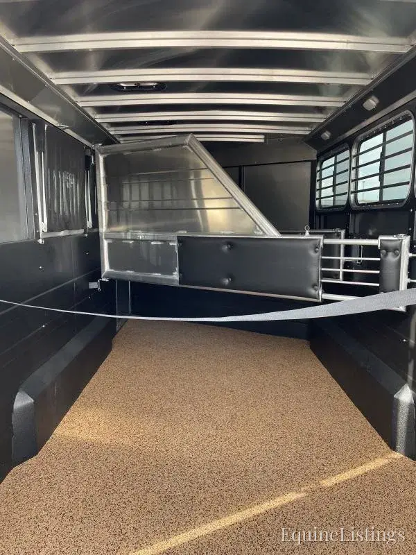 2027 Logan Coach Horse Trailers - Photo 5