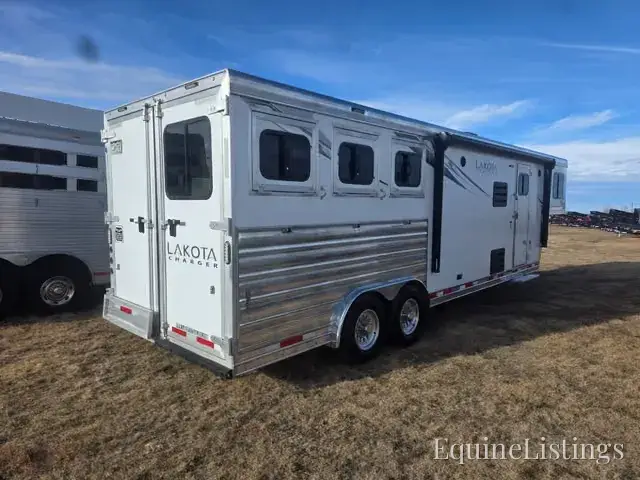 2022 Lakota Horse Trailers - Photo 14