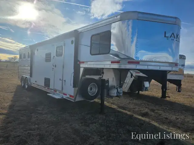 2022 Lakota Horse Trailers - Photo 15