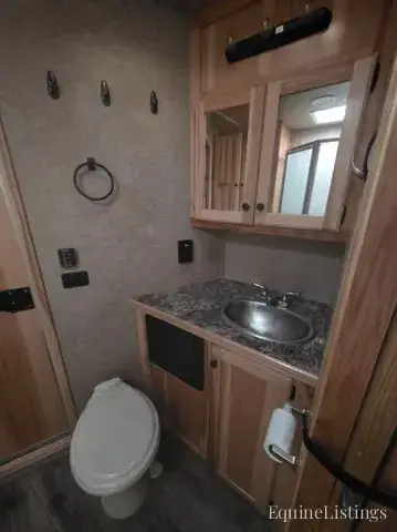 2022 Lakota Horse Trailers - Photo 2