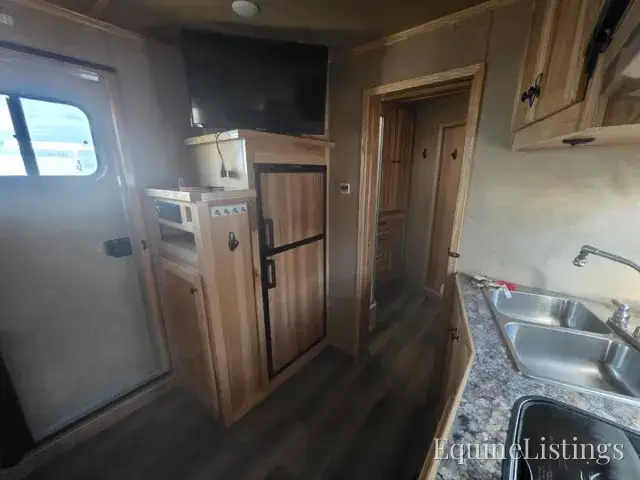 2022 Lakota Horse Trailers - Photo 4