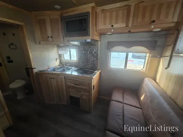 2022 Lakota Horse Trailers - Photo 5