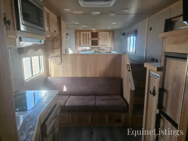 2022 Lakota Horse Trailers - Photo 6