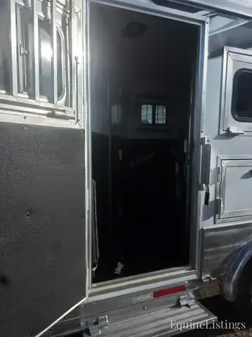 2022 Lakota Horse Trailers - Photo 8