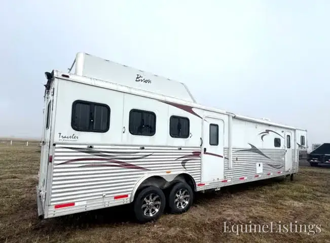 2013 Bison Coach Horse Trailers