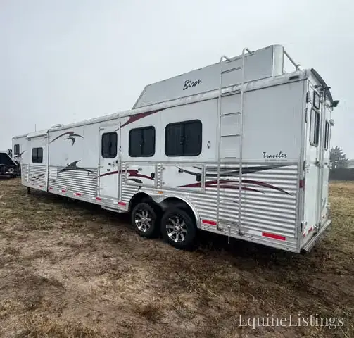 2013 Bison Coach Horse Trailers - Photo 17