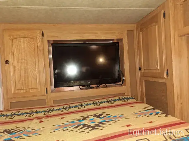 2013 Bison Coach Horse Trailers - Photo 6