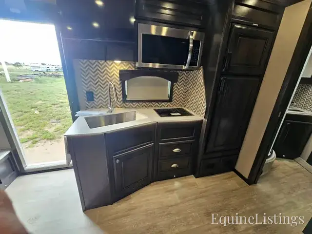 2025 Exiss Trailers Horse Trailers - Photo 12