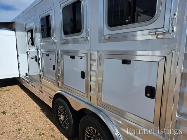 2025 Exiss Trailers Horse Trailers - Photo 2